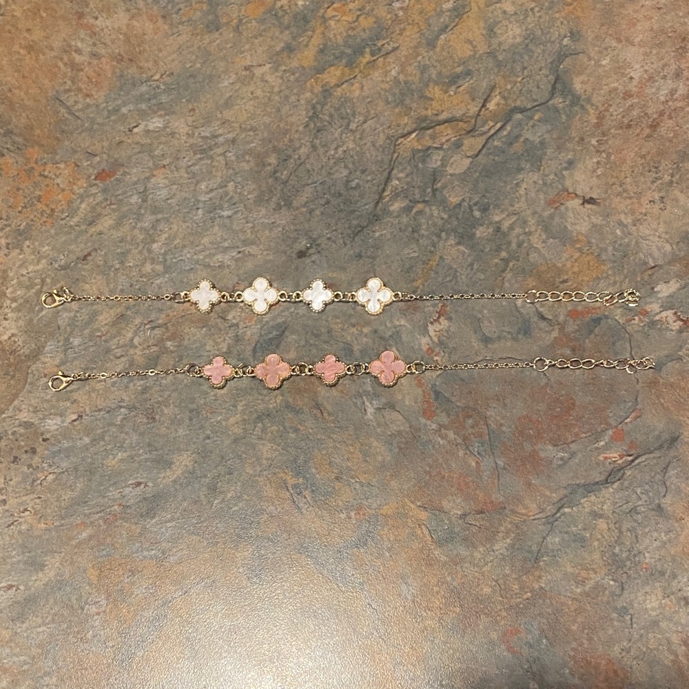 Elegant Gold Flower Bracelet (1) NIP